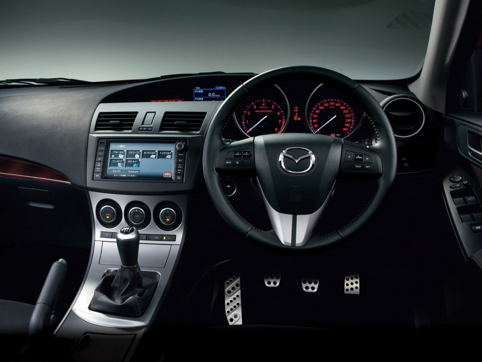 Mazda Axela 2008 седан салон