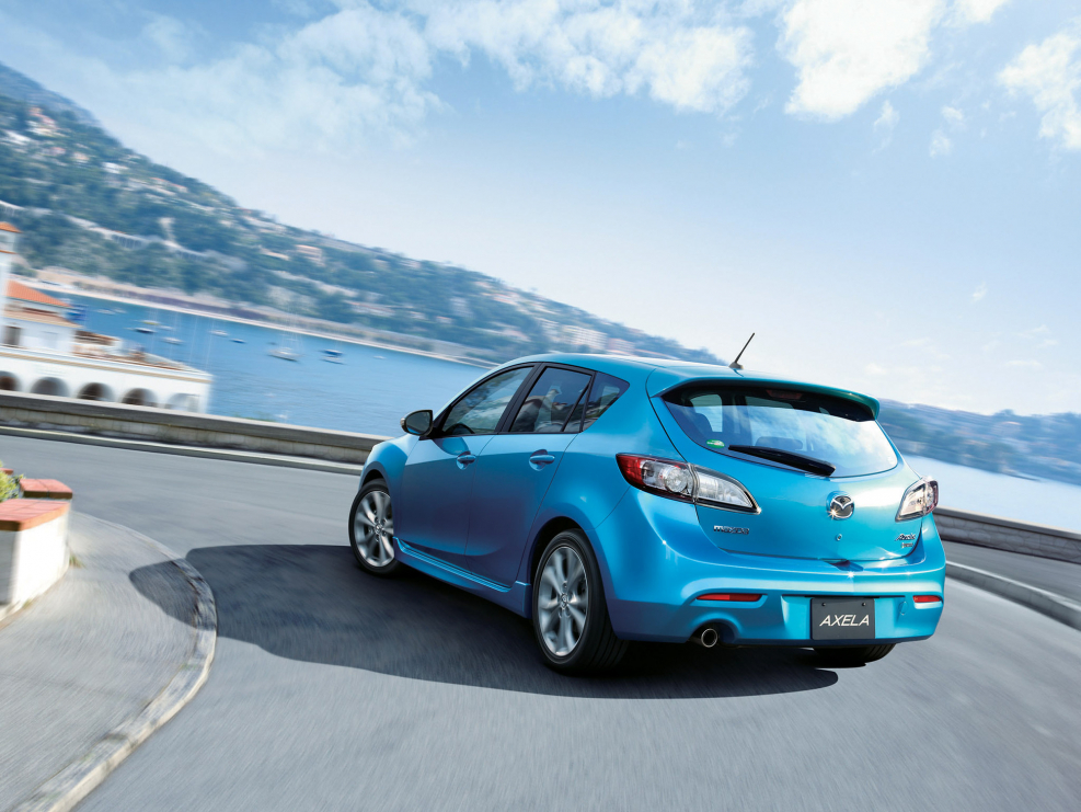 Mazda Axela 2