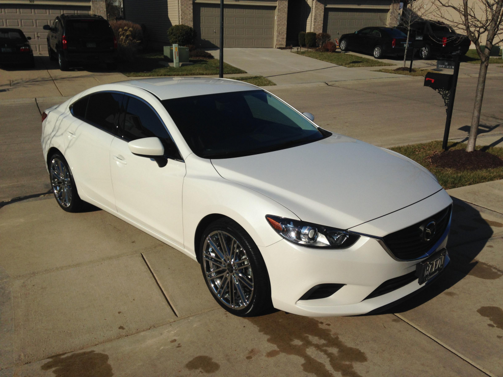 Mazda 6 White r20 Black