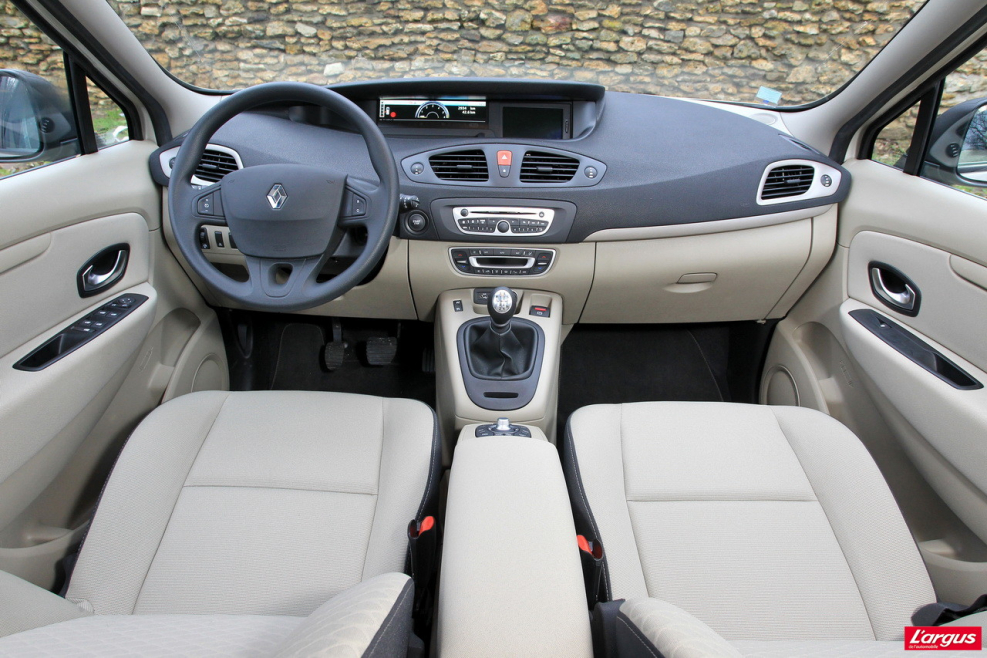 Renault Scenic 3 2010 салон