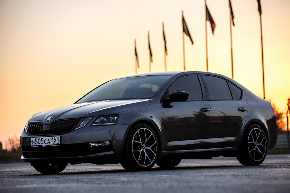 Škoda Octavia a7 черная