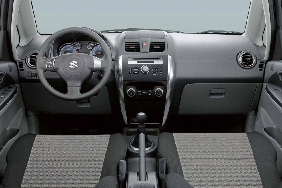 Сузуки sx4 седан салон