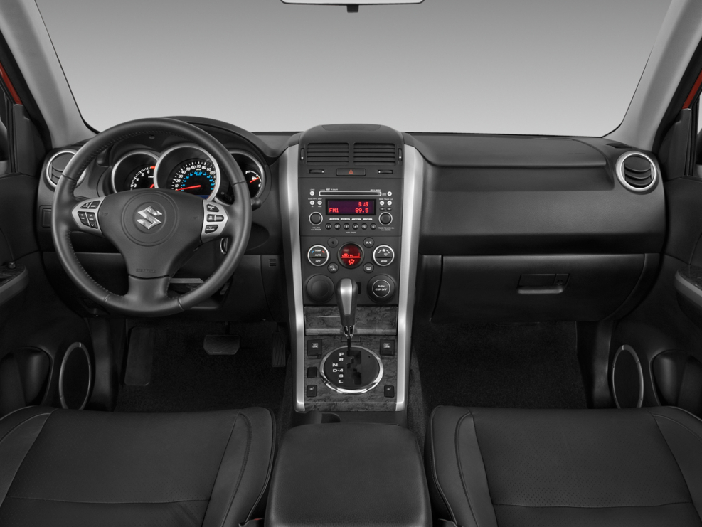Suzuki Grand Vitara 2010 салон