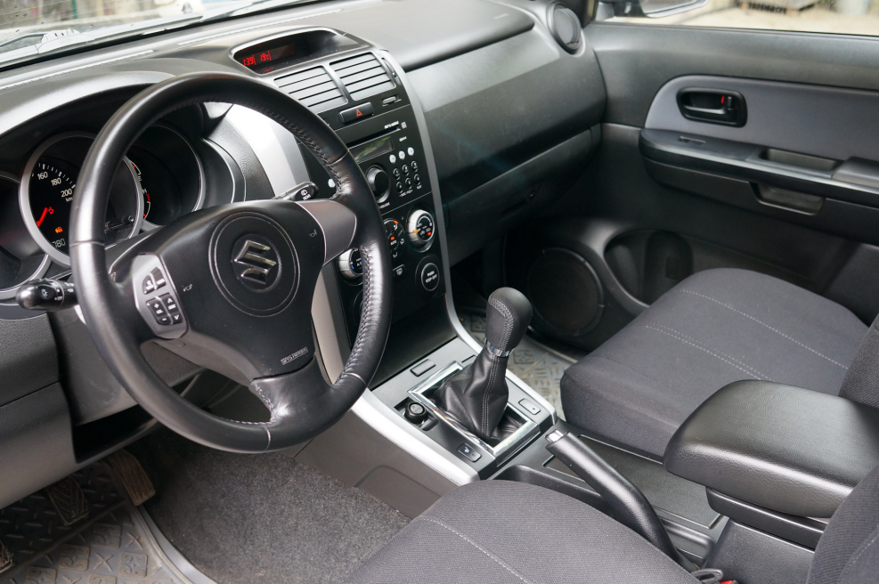 Suzuki Grand Vitara 2010 салон