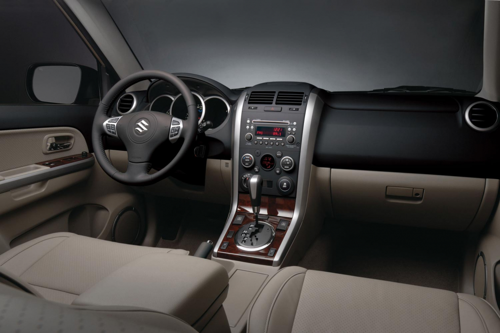 Suzuki Grand Vitara 2010 салон