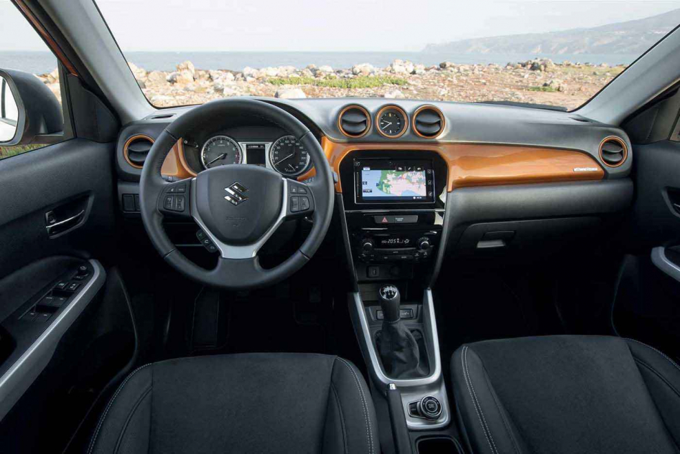 Suzuki Grand Vitara 2015 салон
