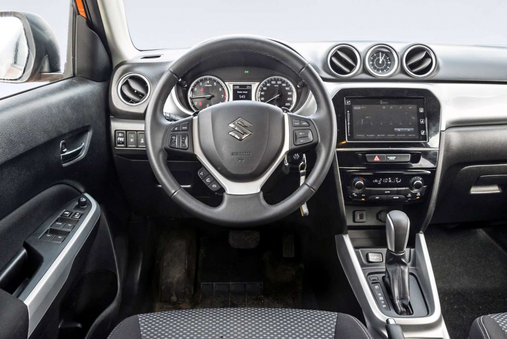 Suzuki Grand Vitara 2011 салон