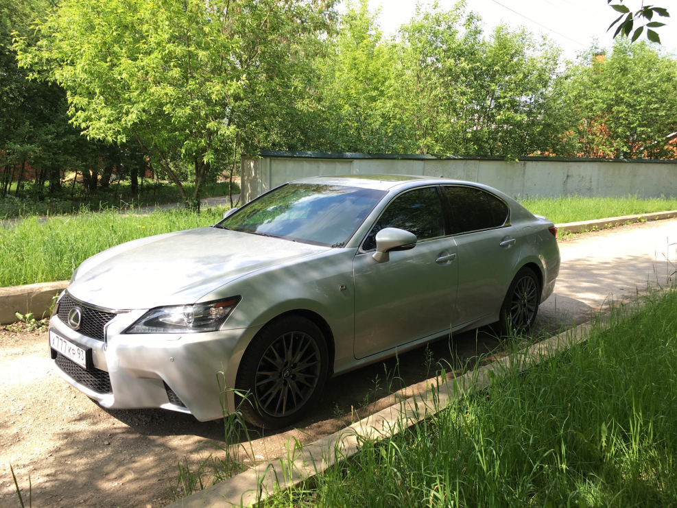 Lexus GS 350 белый перламутр