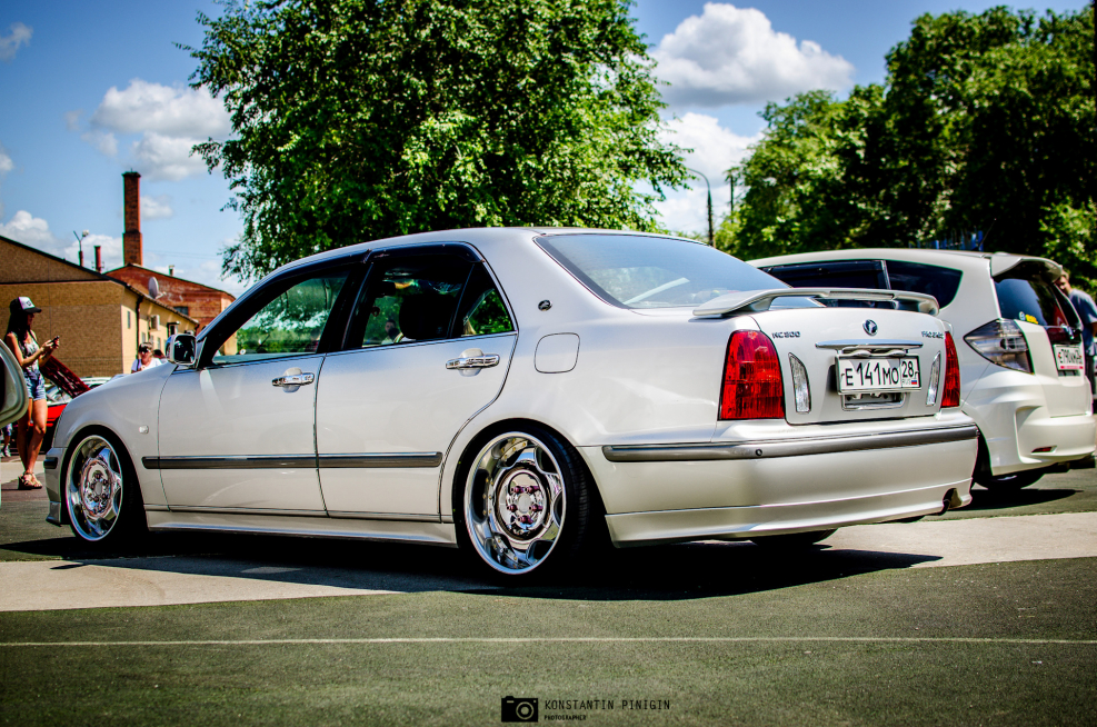 Toyota progres stance