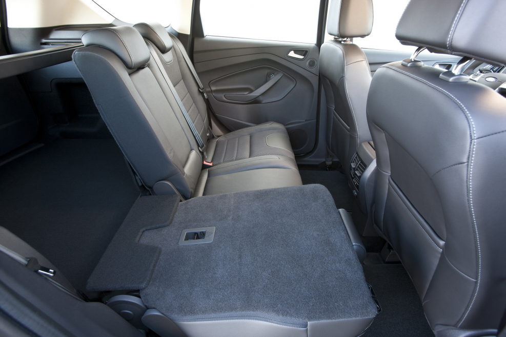 Ford Kuga 2 задний ряд