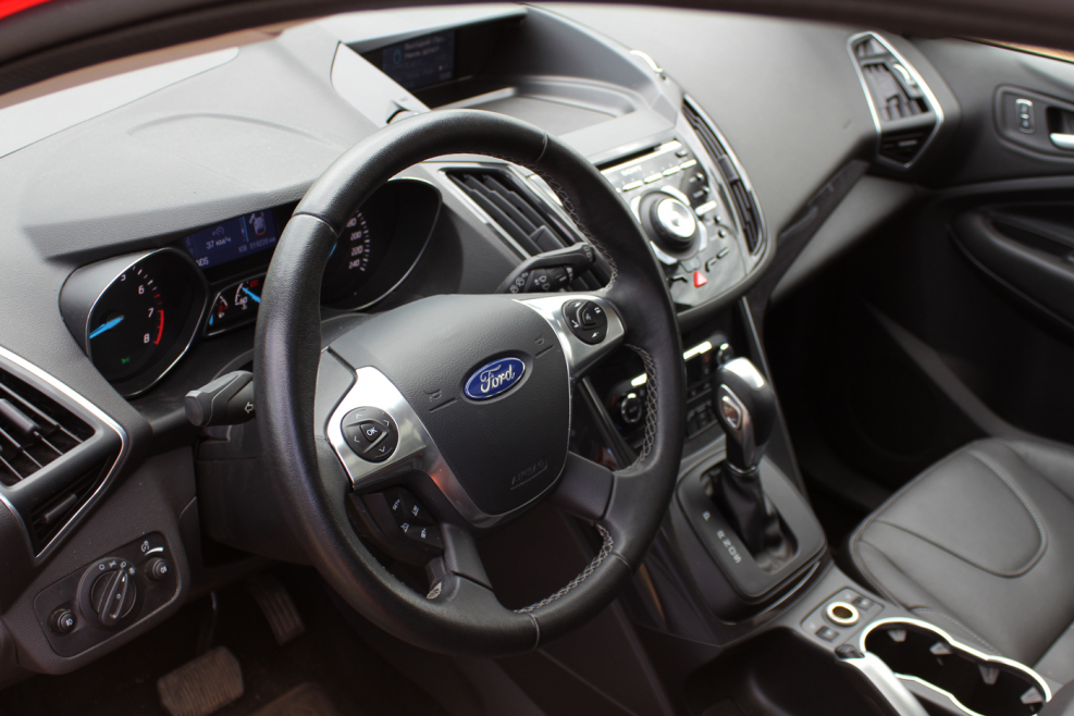 Ford Kuga 2 Titanium комплектация