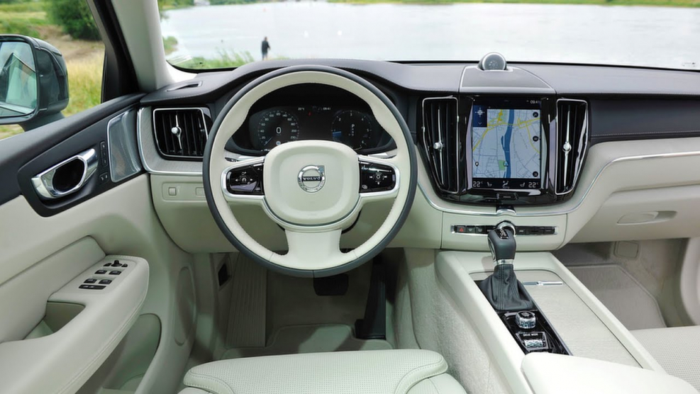Вольво xc60 2018 салон