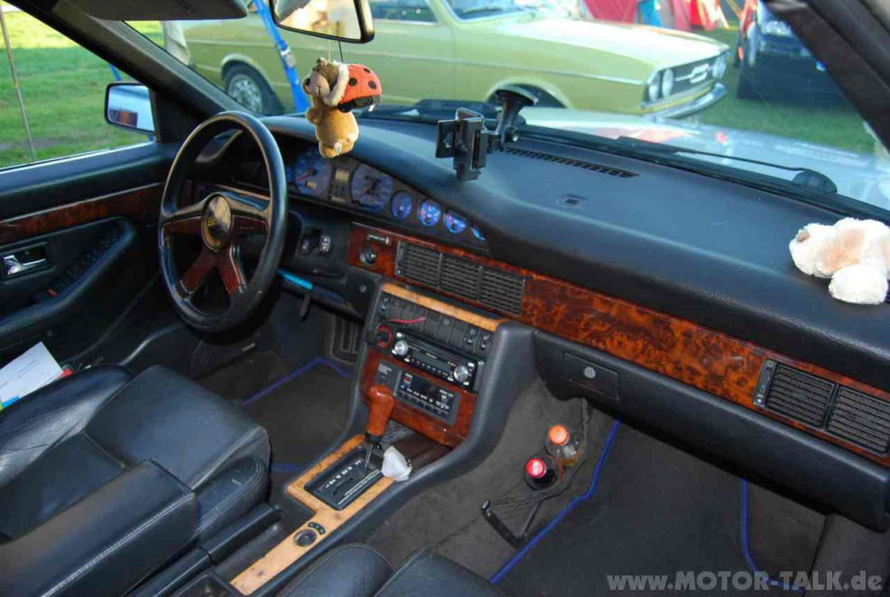 Audi 100 III (c3) салон