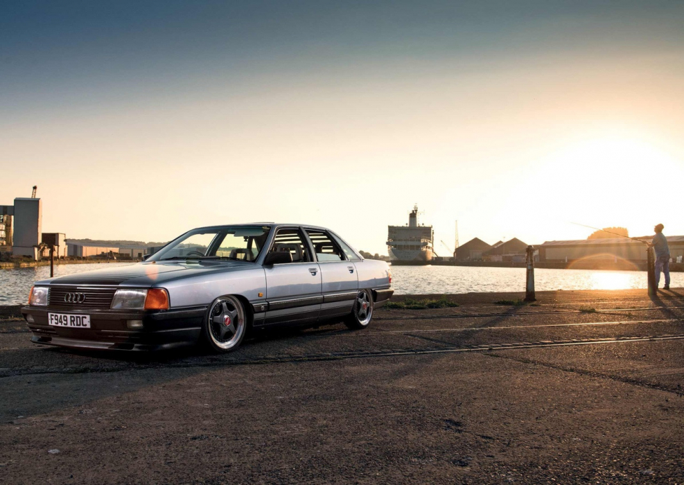 Audi 100 III stance