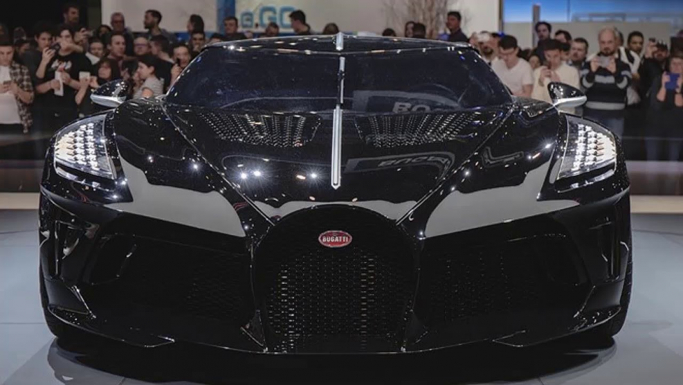 Bugatti voiture noire Роналду