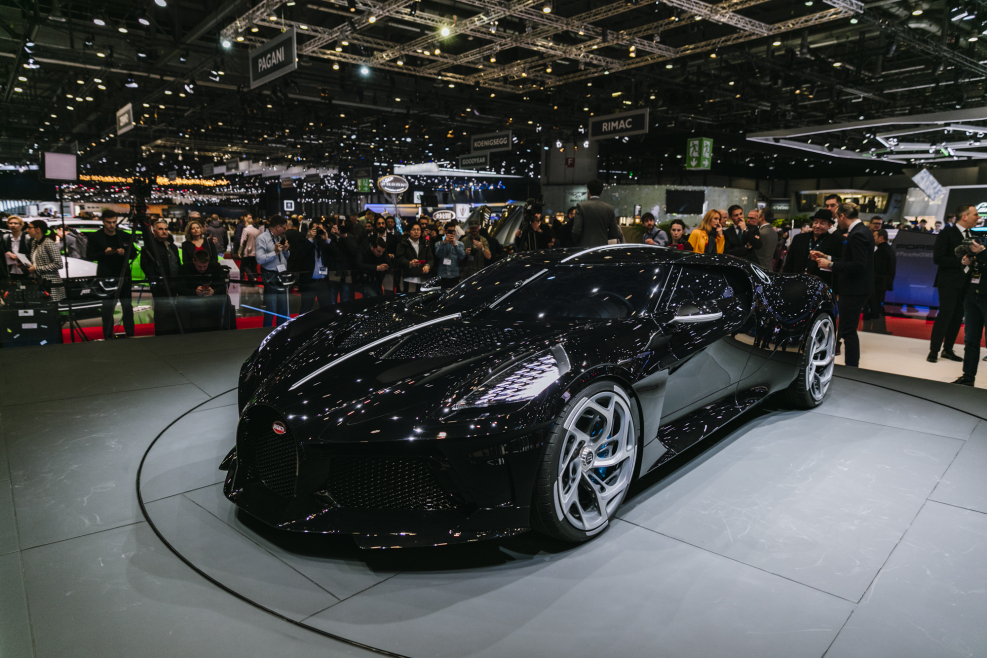 Бугатти la voiture noire 2021