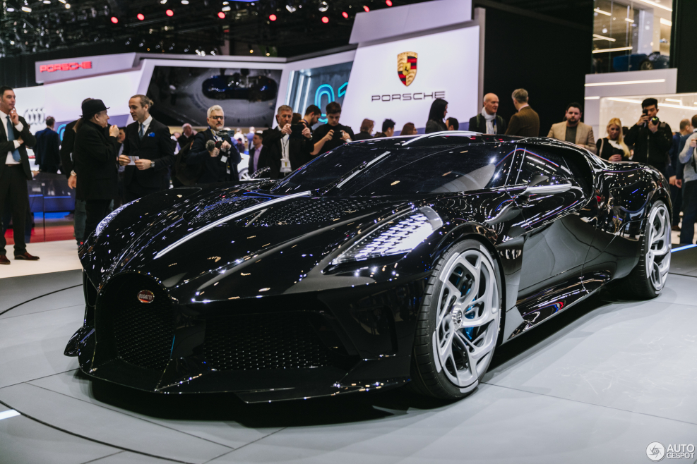Bugatti voiture noire Роналду