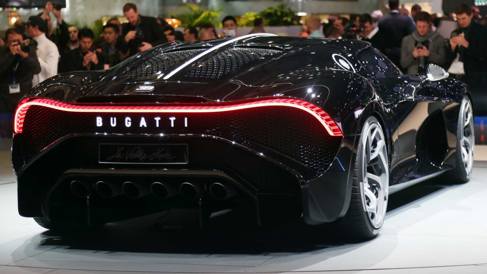 Бугатти la voiture noire 2021