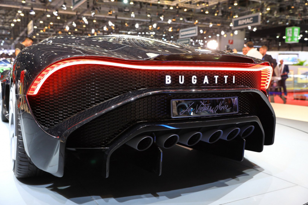 Бугатти la voiture noire 2021