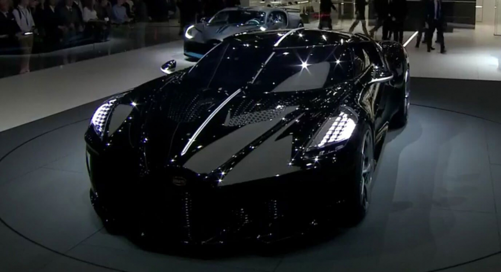 Бугатти la voiture noire 2021
