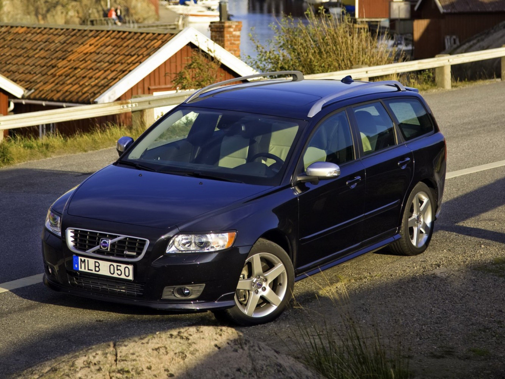 Volvo универсал 2011
