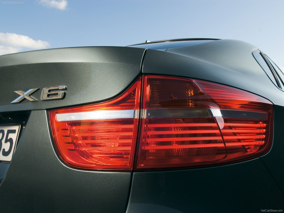 BMW x6 задние фары