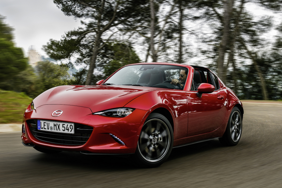 Спорткар Mazda MX-5 RF модель