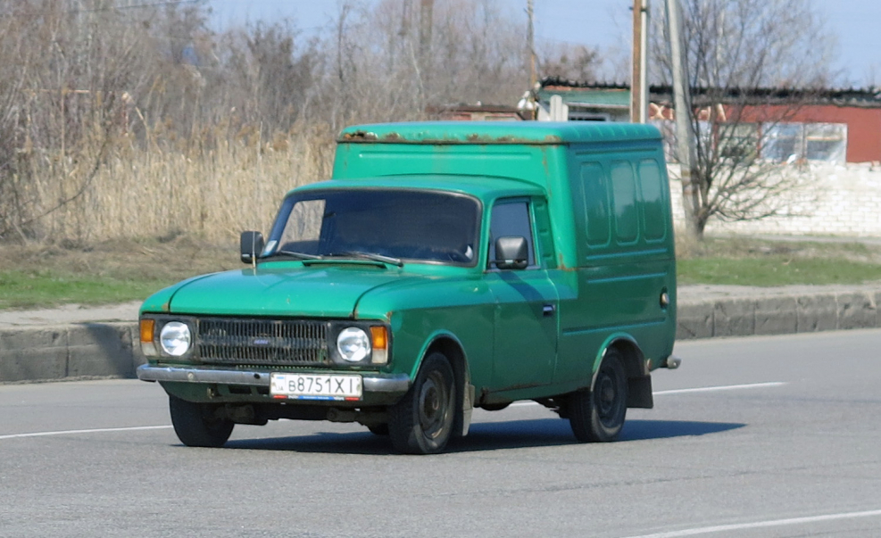 Машина ИЖ 2715