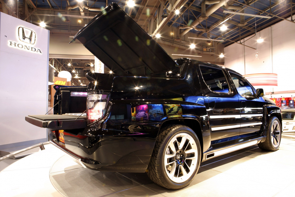Honda Ridgeline Black Tuning
