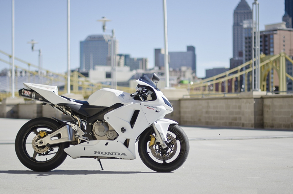 Honda 600rr белая