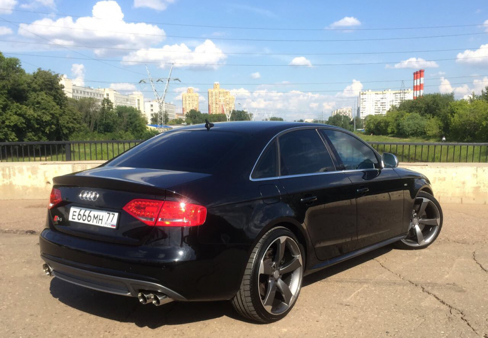 Черные диски на Ауди а4