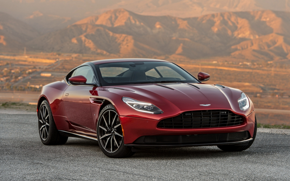 Машина Aston Martin db11