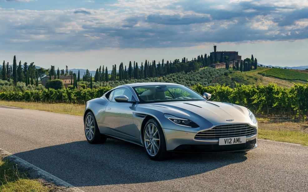 Машина Aston Martin db11