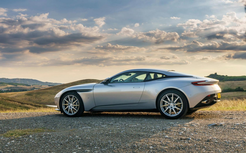 Aston Martin db11 2017