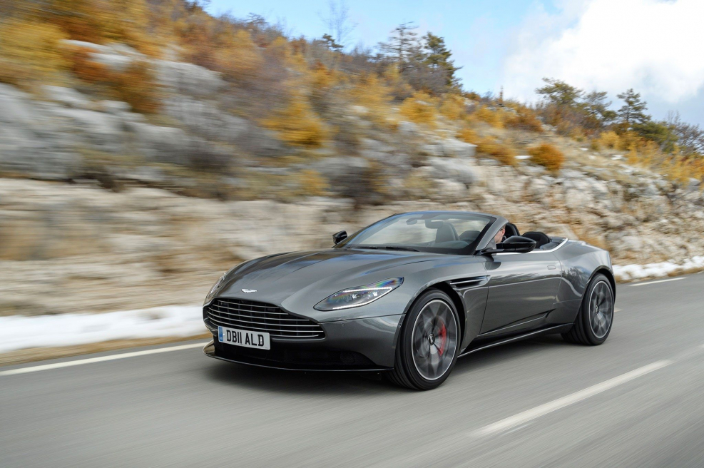Астон Мартин db11