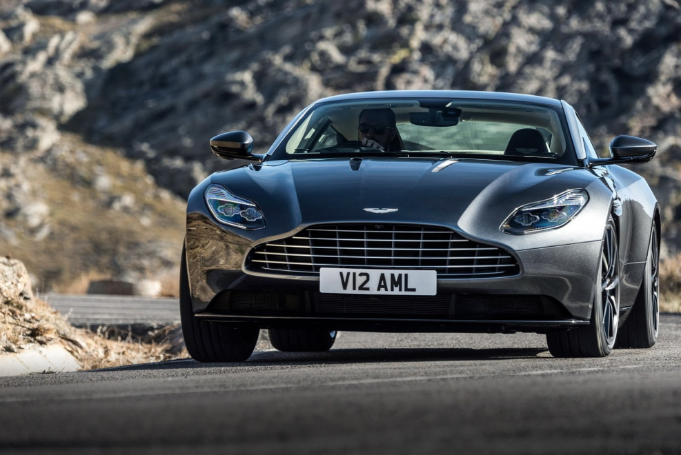 Aston Martin db11 v8