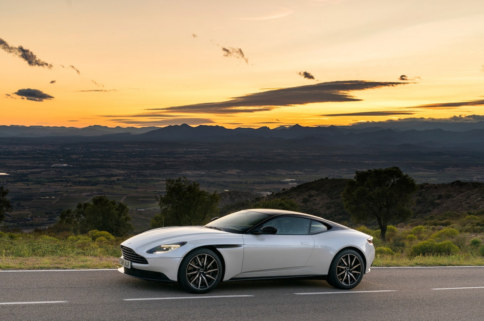 Aston Martin db12
