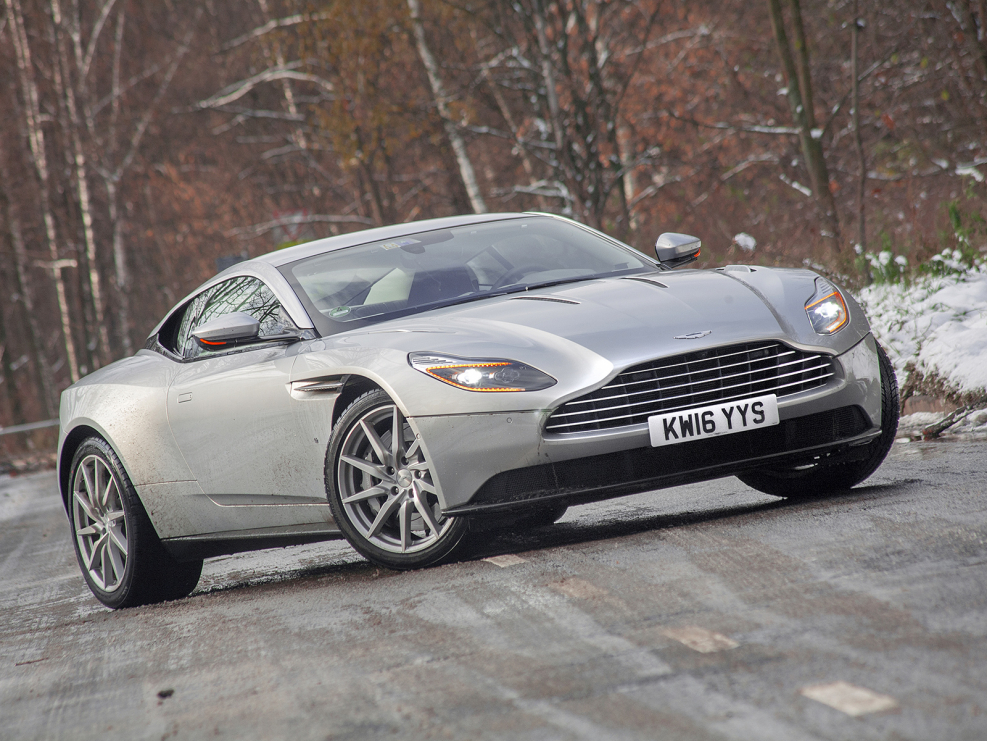 Aston Martin db11 v12