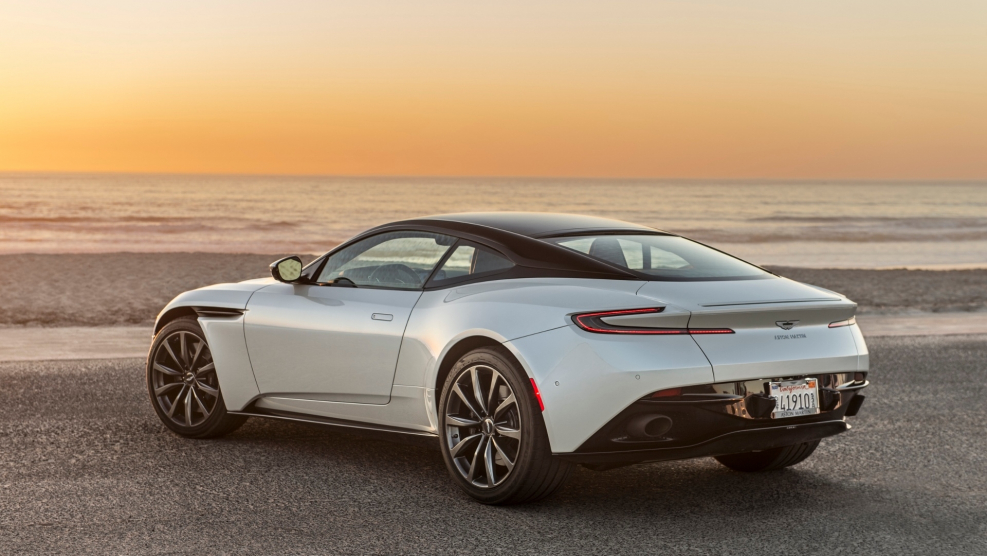 Астон Мартин db11