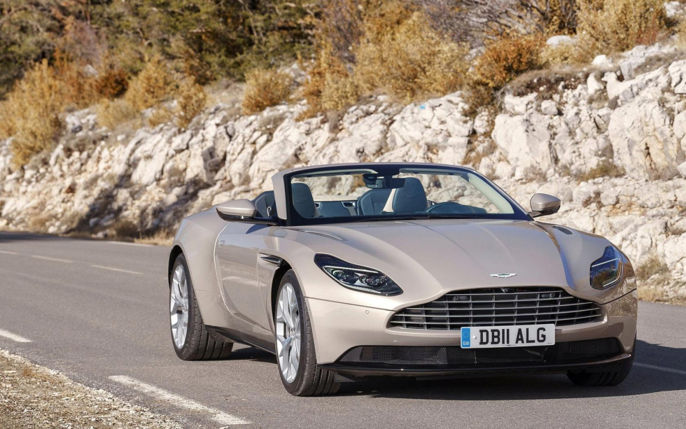 Астон Мартин db11