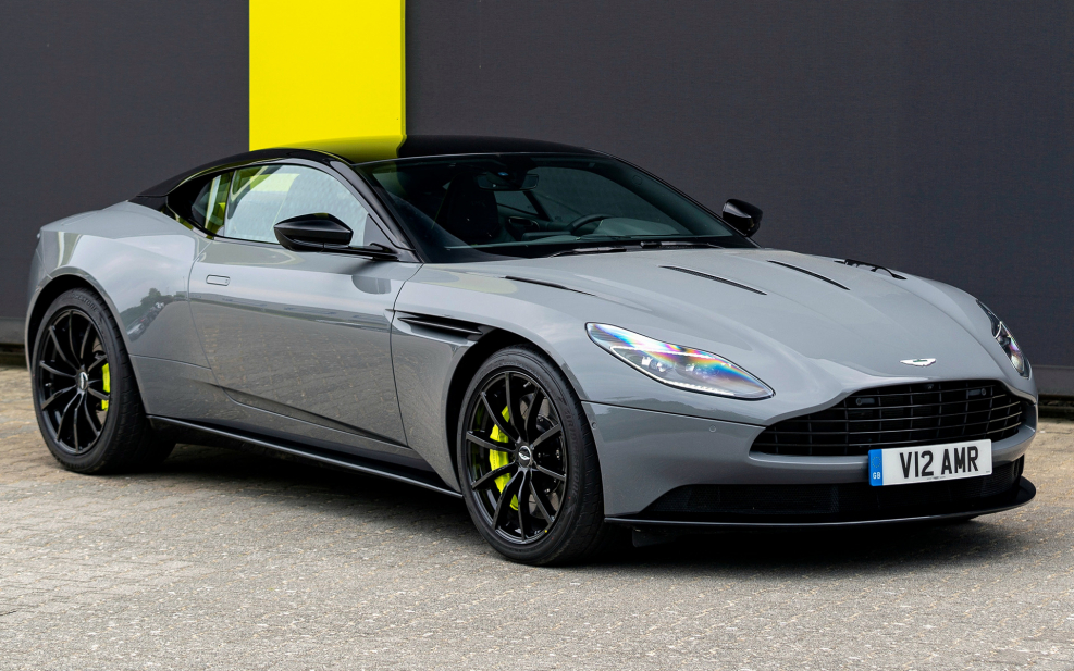 Автомобиль Aston Martin db11