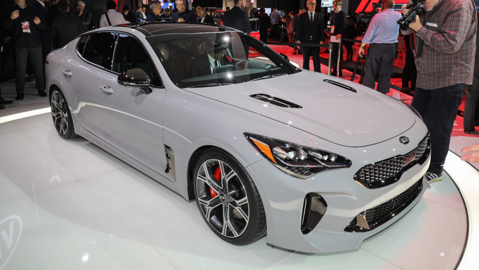 Kia спортивная Stinger