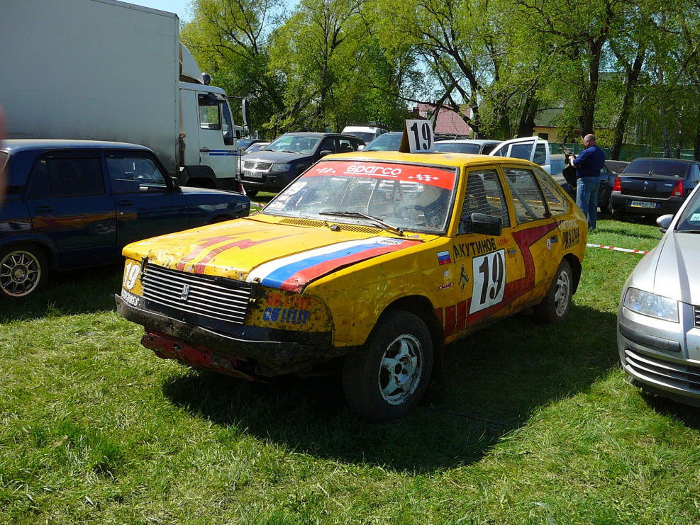 Кроссовый автомобиль