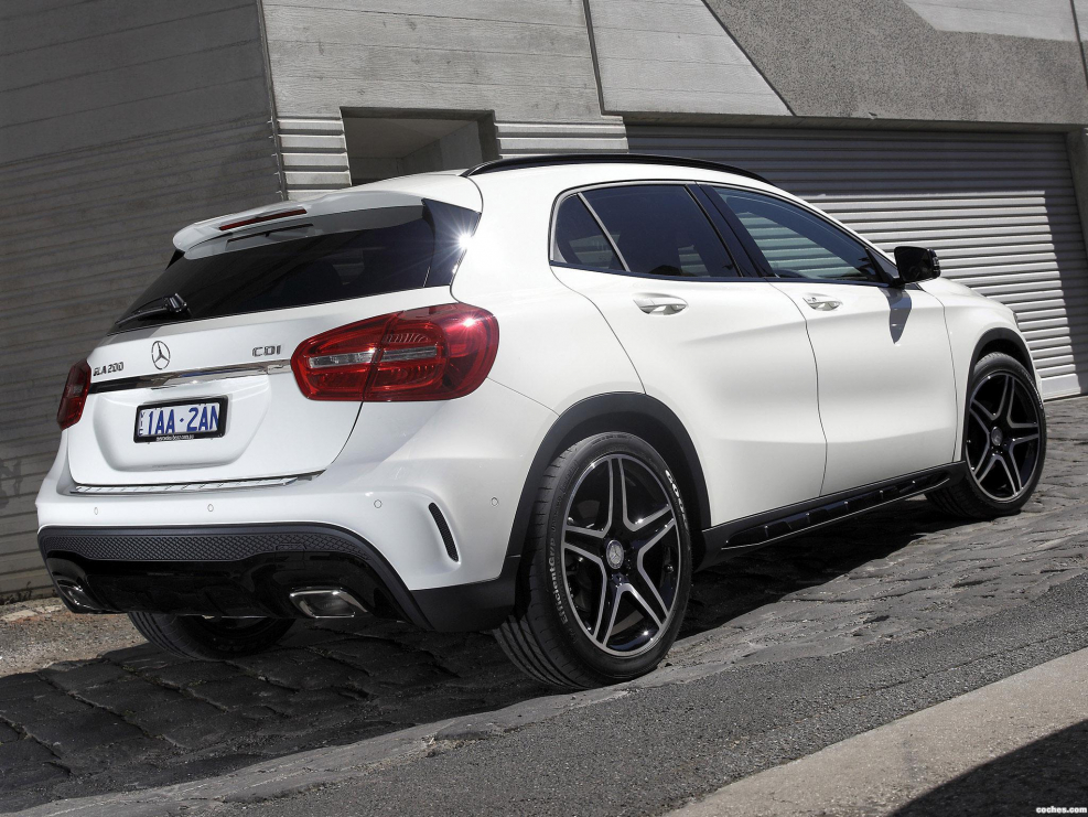 Мерседес GLA 200