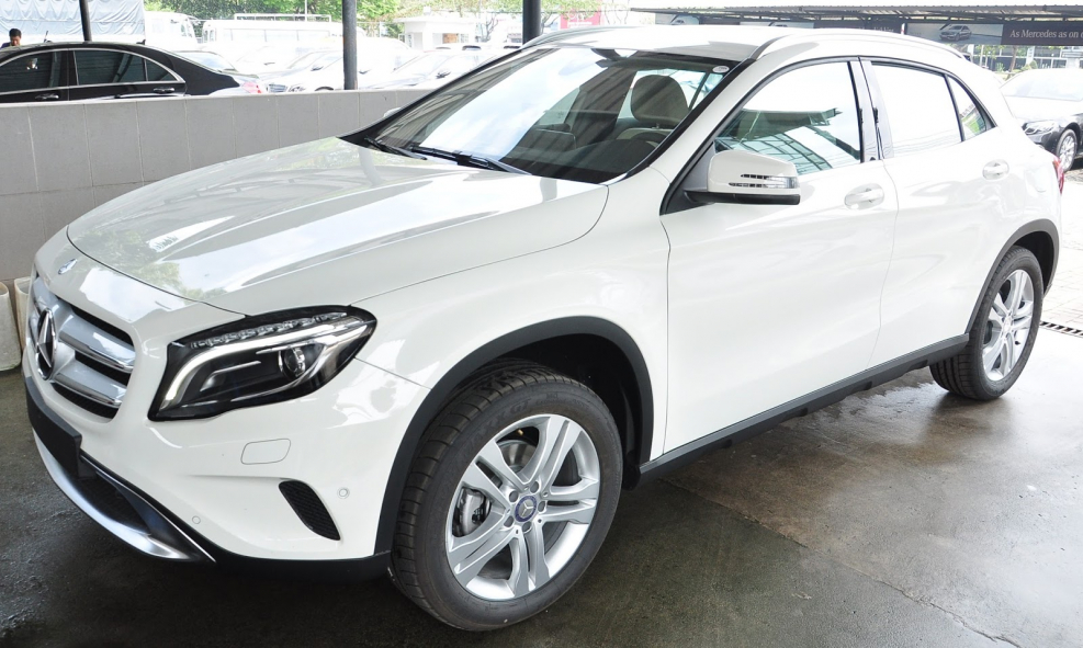 Мерседес GLA 200