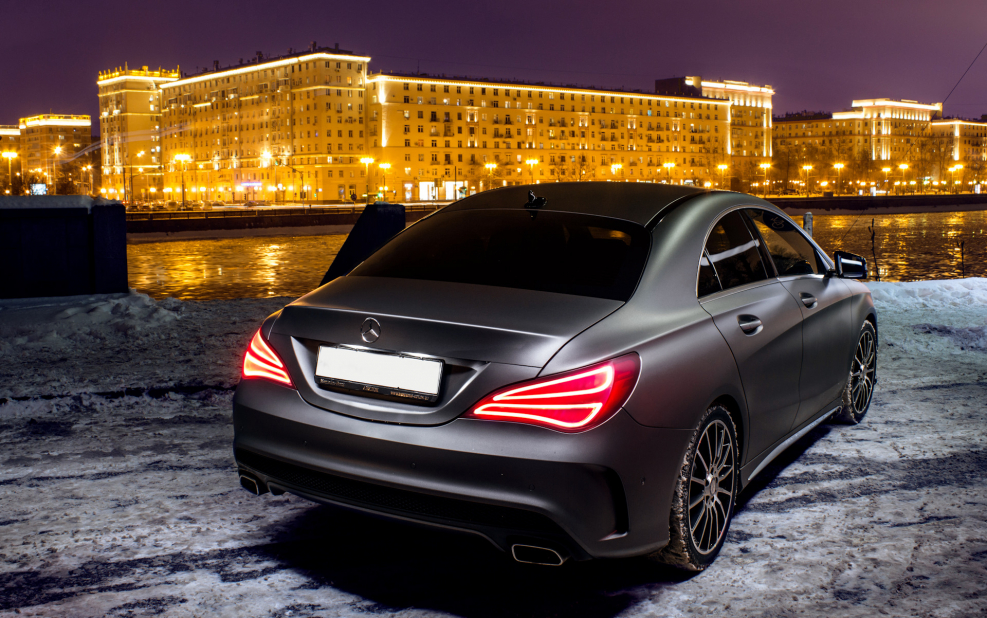 Мерседес CLA 200 ночью
