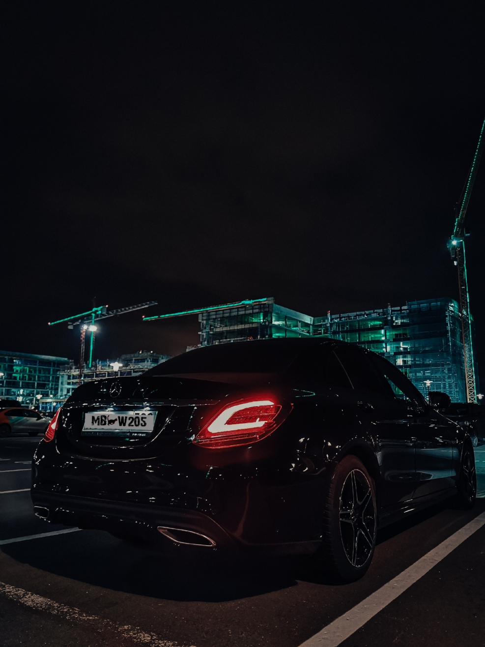 Mercedes ночью