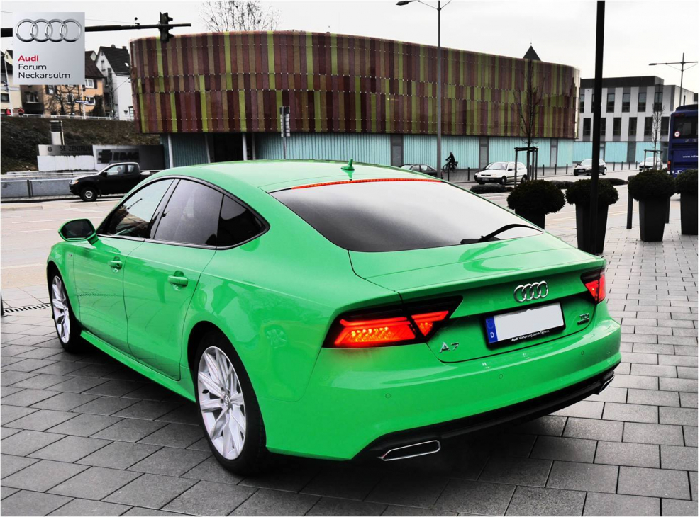 Audi a7 зеленая