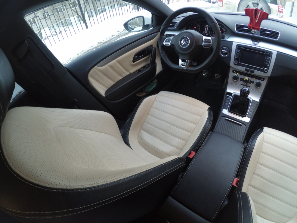 Volkswagen Passat cc белый салон
