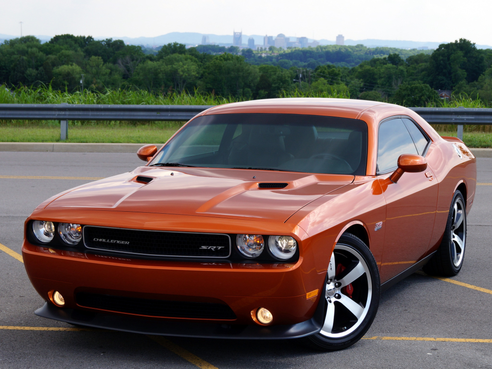 Dodge Challenger srt8